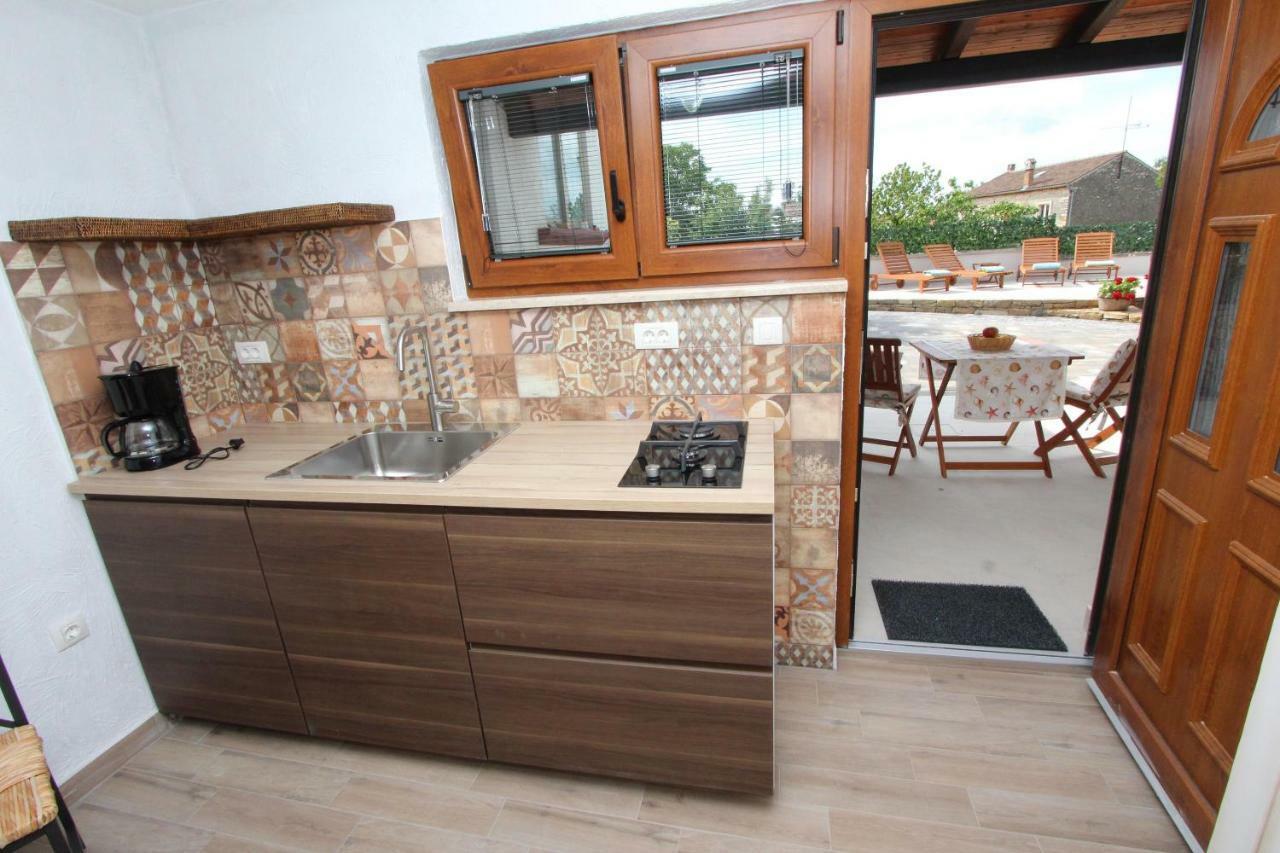 Apartments Midea 2 Ровінь Екстер'єр фото